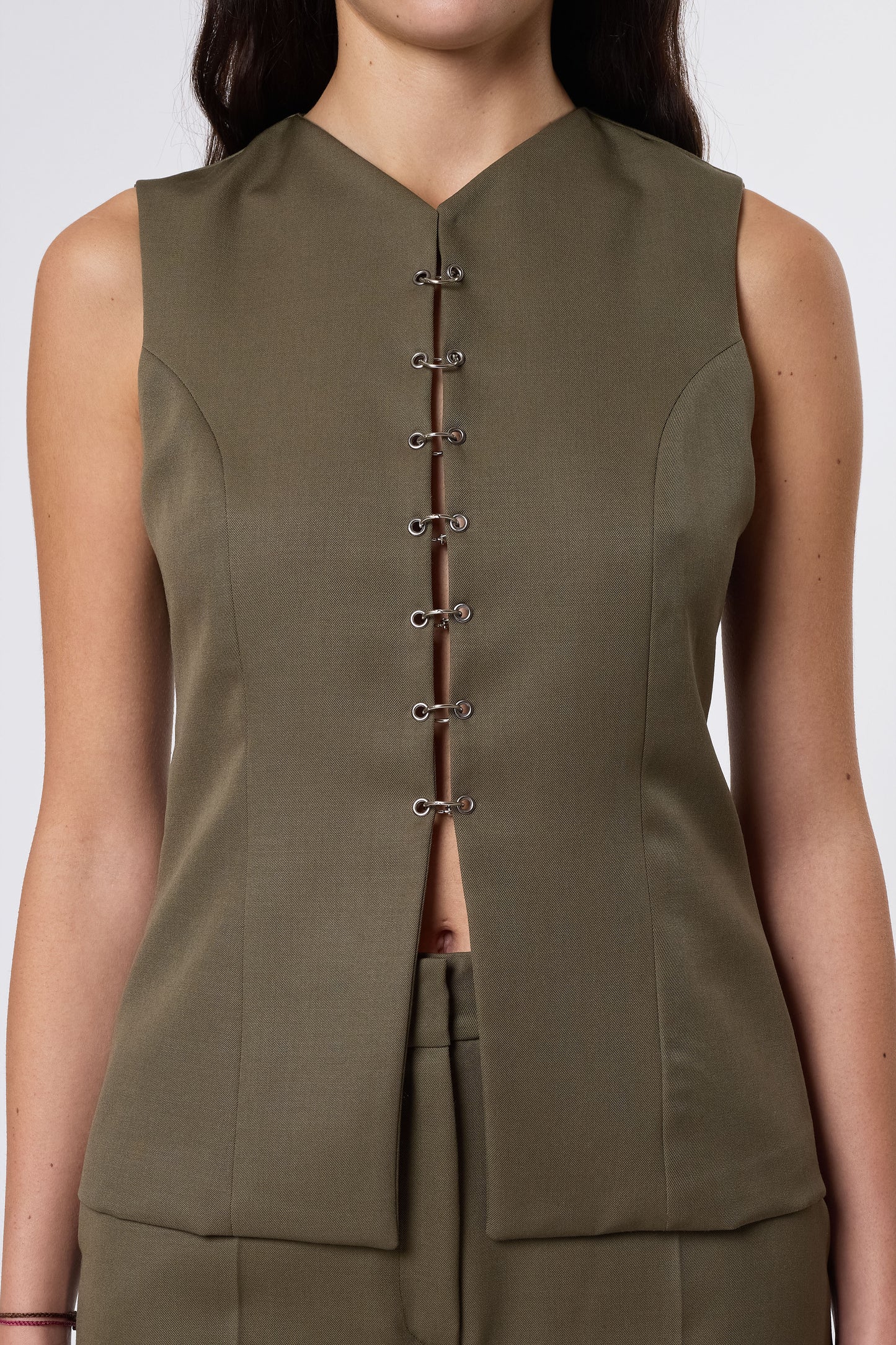 Macondo Vest in Olive Wool