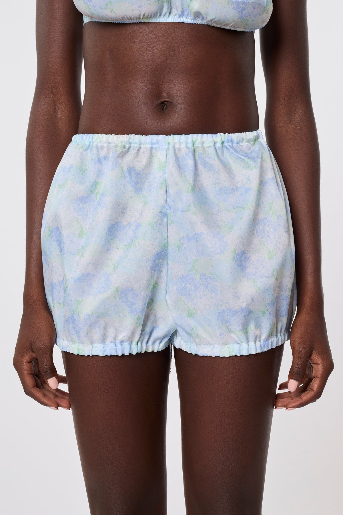 Baloon Shorts in Ortensia Nylon