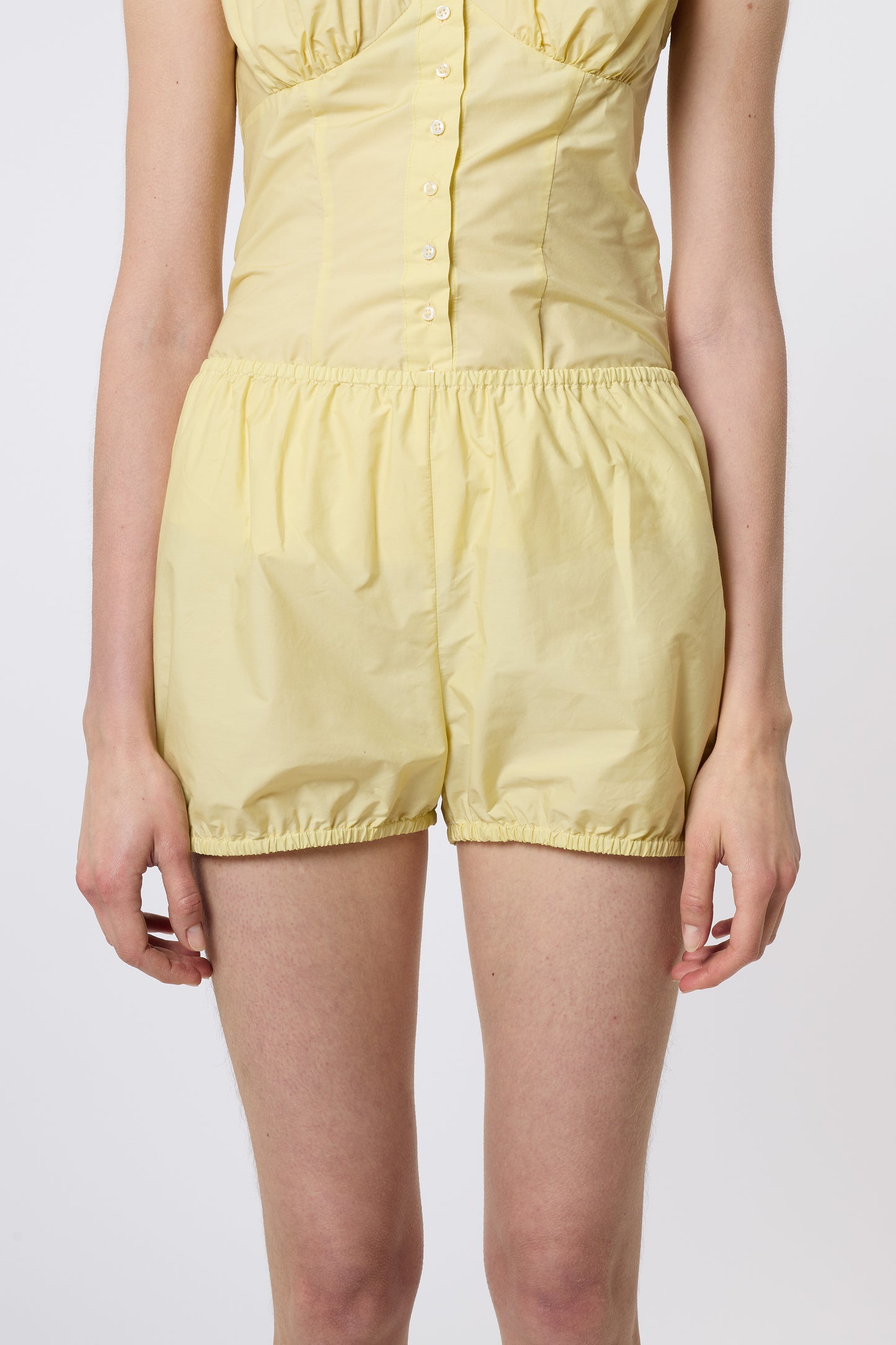 Baloon Shorts in Butter Cotton