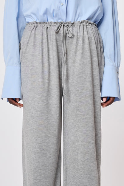 Emile Parachute in Grey Jersey