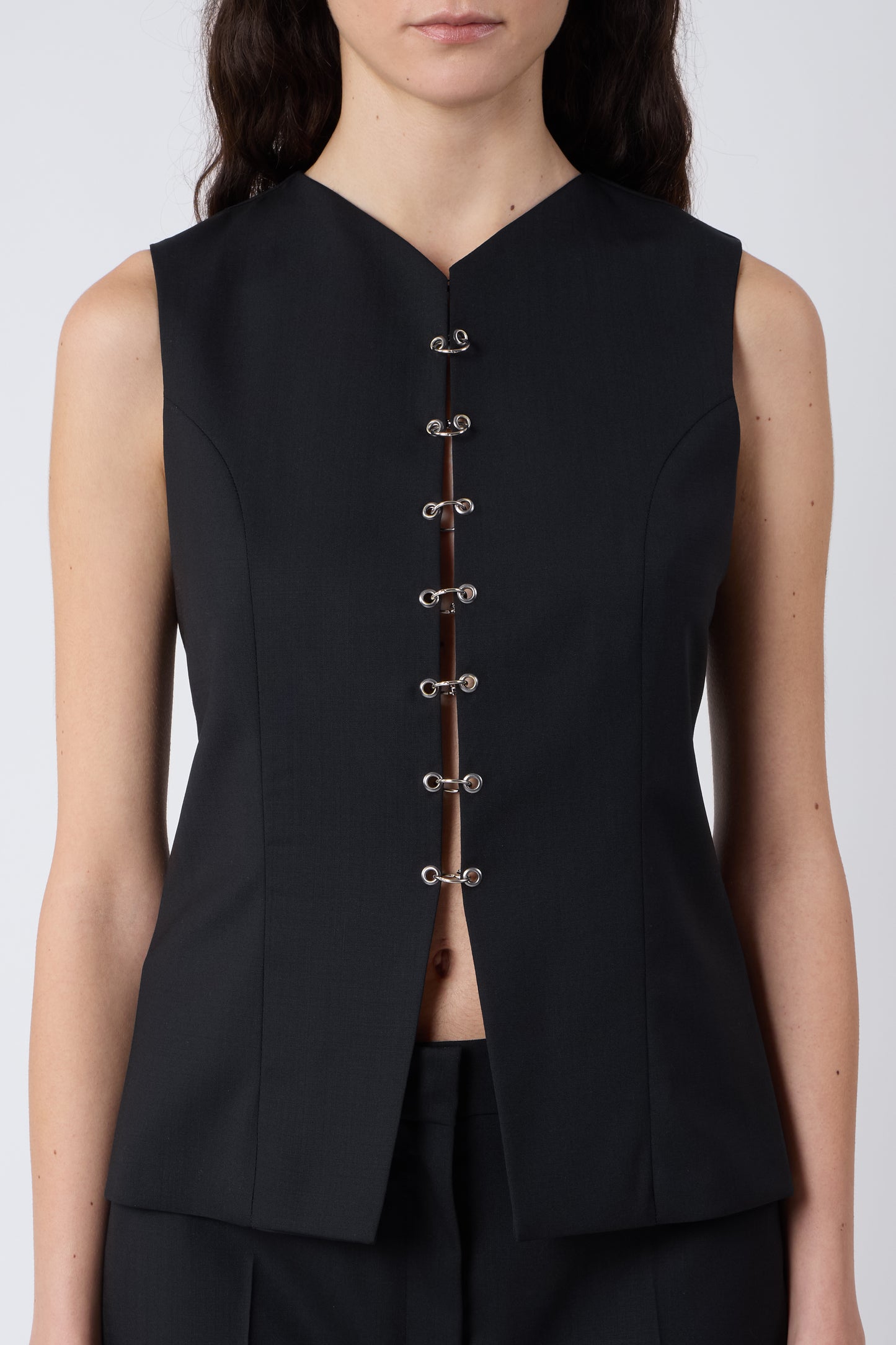 Macondo Vest in Black Wool