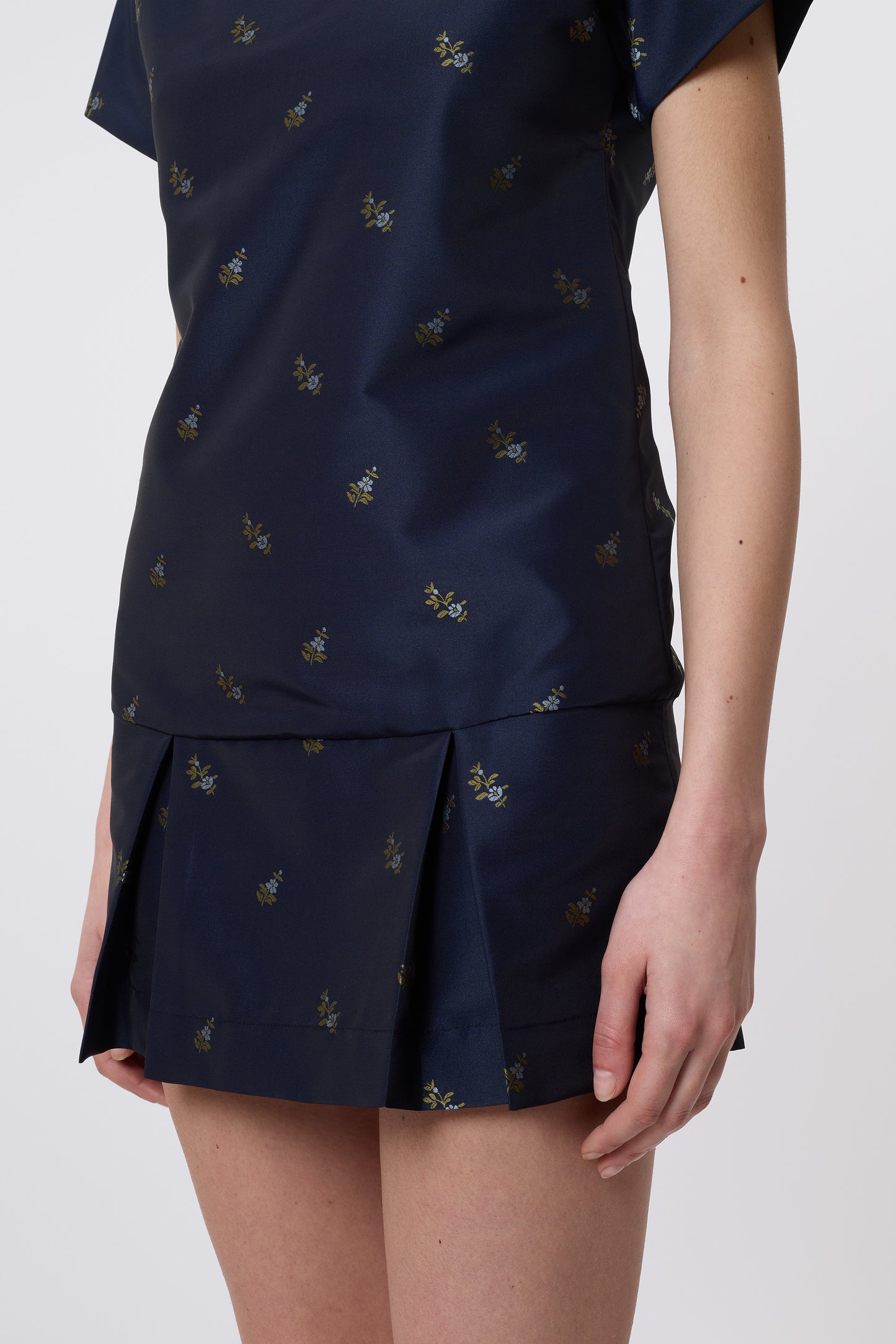 Tilda Dress in Floral Jaquard